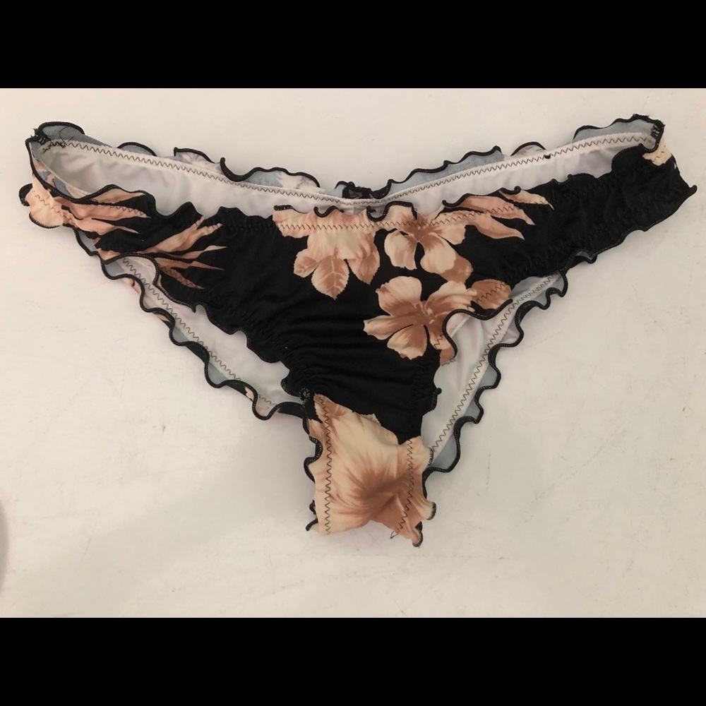 Victoria’s Secret cheeky bottoms XS